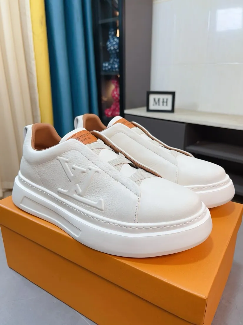 Men's men's shoes 💰480🌸🌸 LV styles are novel and fashionable, and the uppers are made of imported cowhide + LV special materials! Super trendy design! It’s eye-catching! The leather is soft, delicate, shiny and translucent, showing the ultimate hand-made craftsmanship. The leather lining and upper foot are soft, comfortable and breathable! Size: 38-44